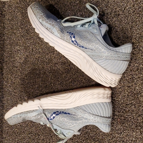 Saucony Womens Unicorn  sneakers running shoes - Picture 5 of 12